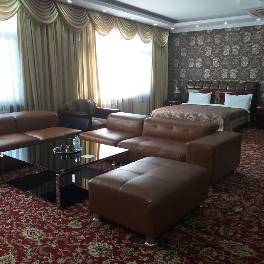 Seoul Hotel Chimkent Extérieur photo