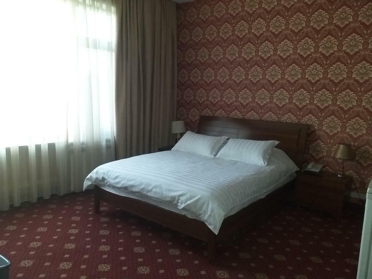 Seoul Hotel Chimkent Extérieur photo